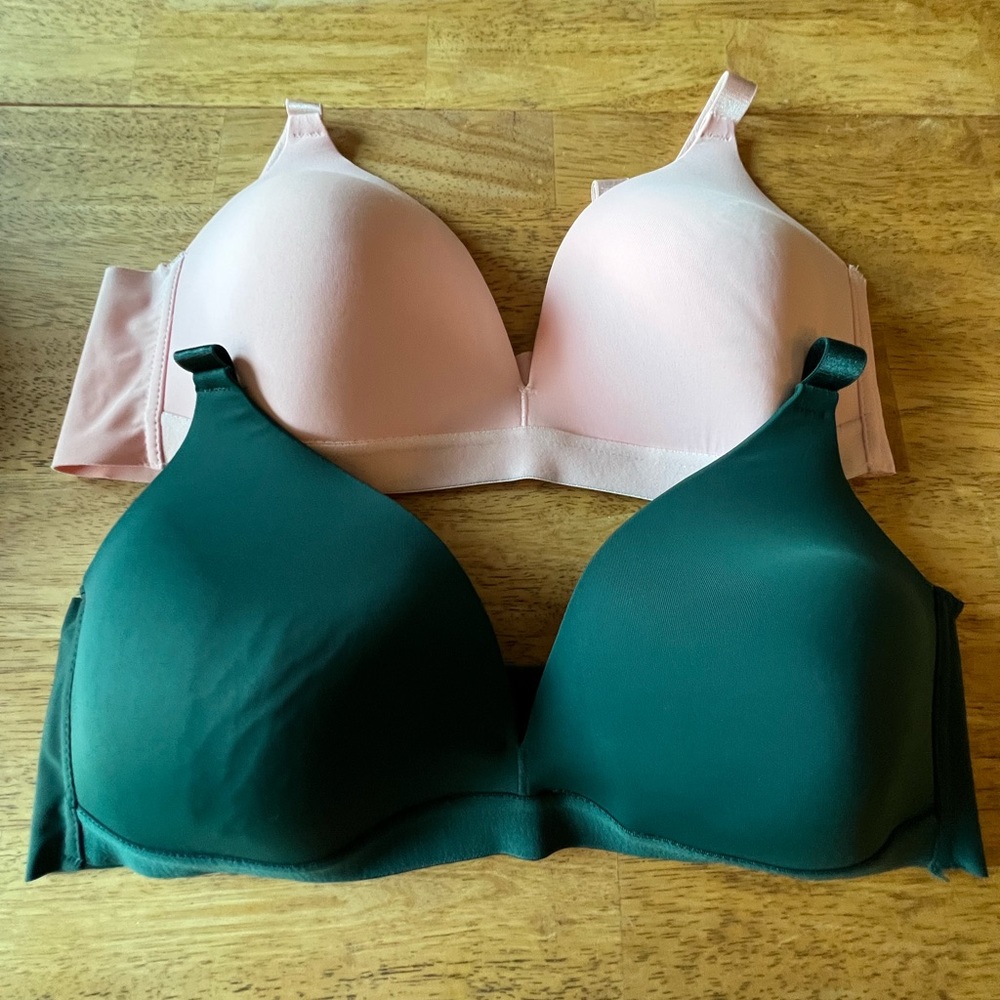 Two pairs of women’s bras size 38C